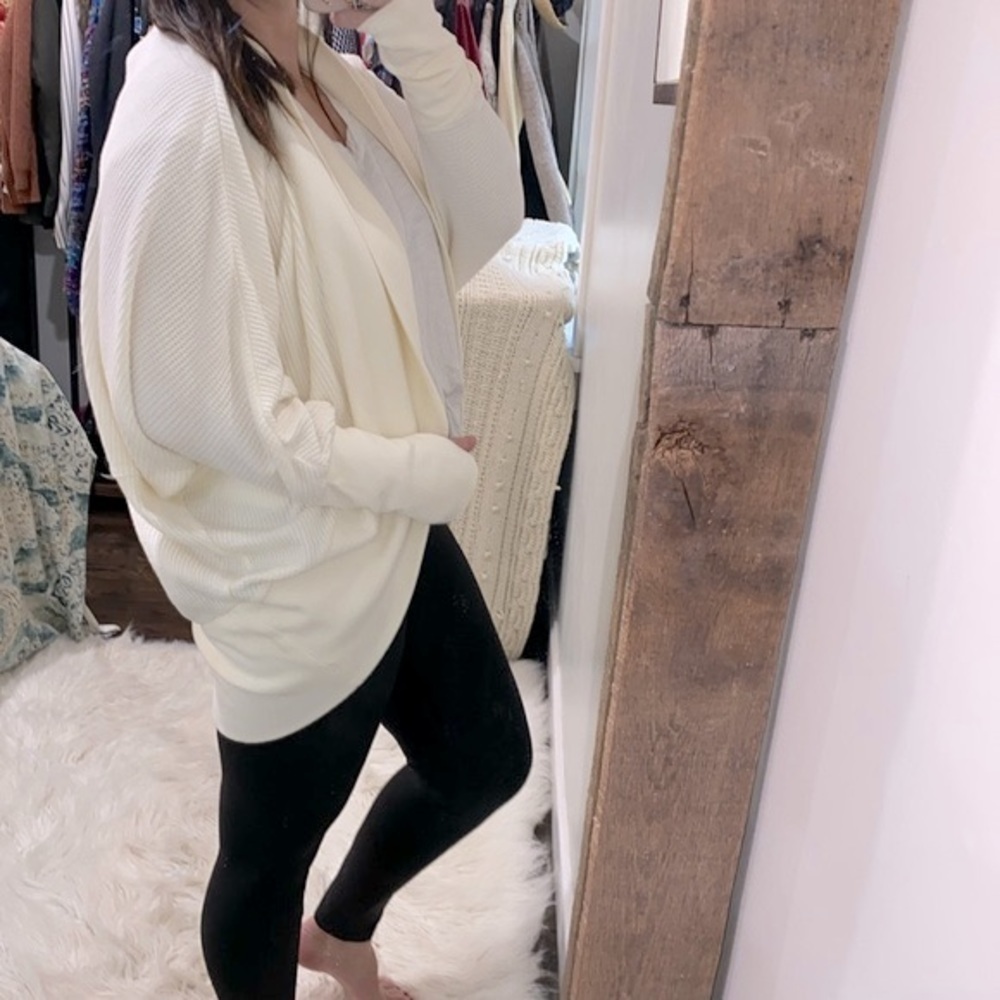 Wonderly oversized ivory color waffle knit sweater cardigan size small